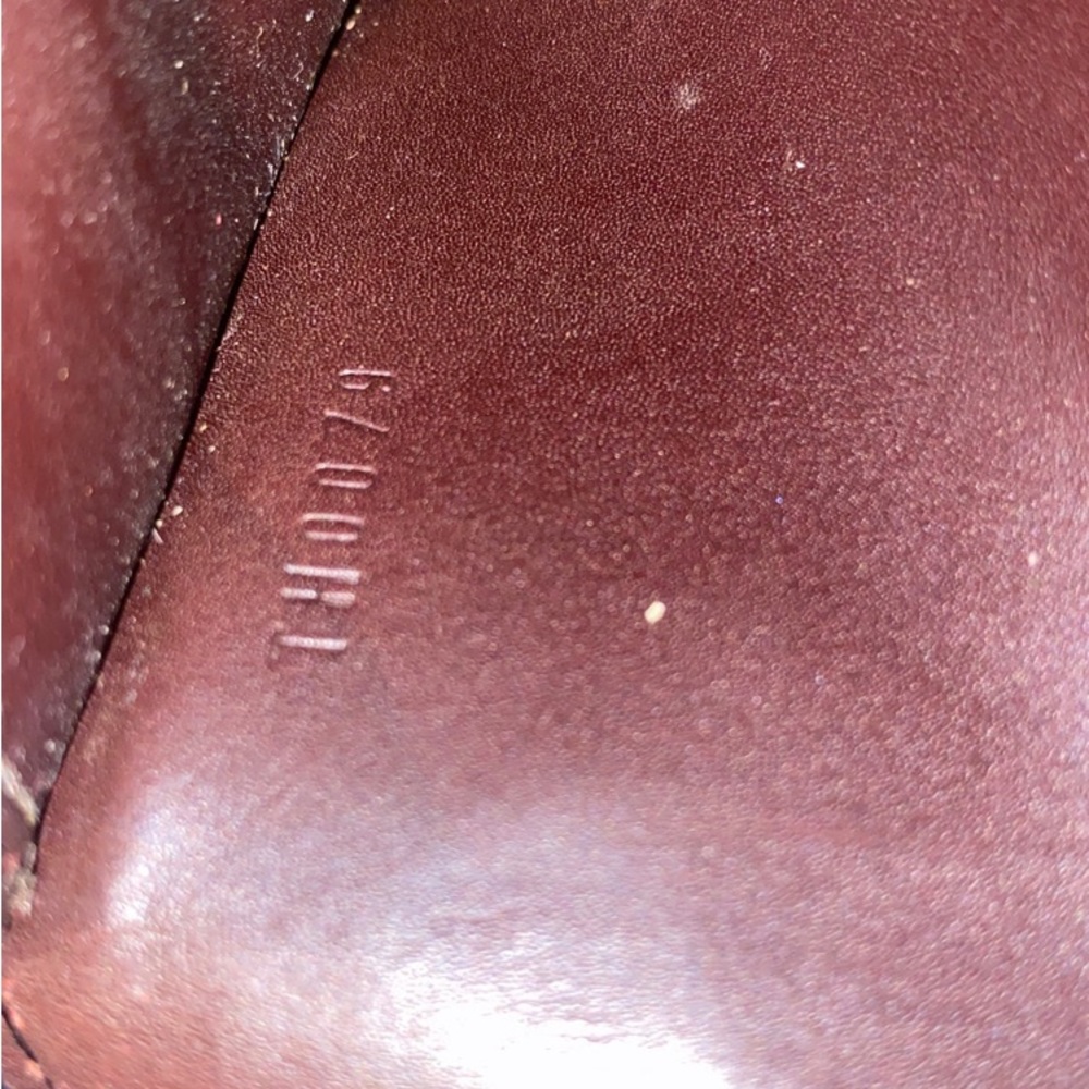 SOLDAuthentic Louis Vuitton Vernis Amarante Sarah Wallet - Picture 11 of 16